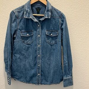 J. Crew chambray shirt Women's Size medium Pearl Snap Denim
